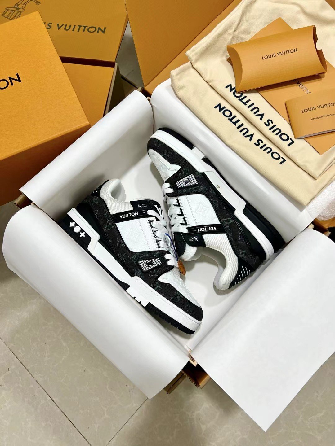 Louis Vuitton Chunky Trainer Sneakers – Black & White - Image 5