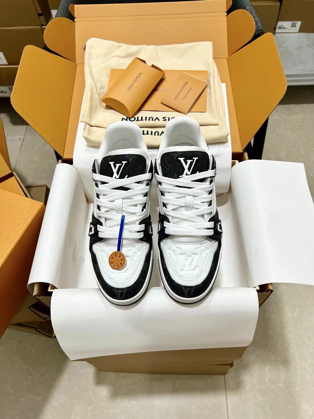 Louis Vuitton Chunky Trainer Sneakers – Black & White - Image 9