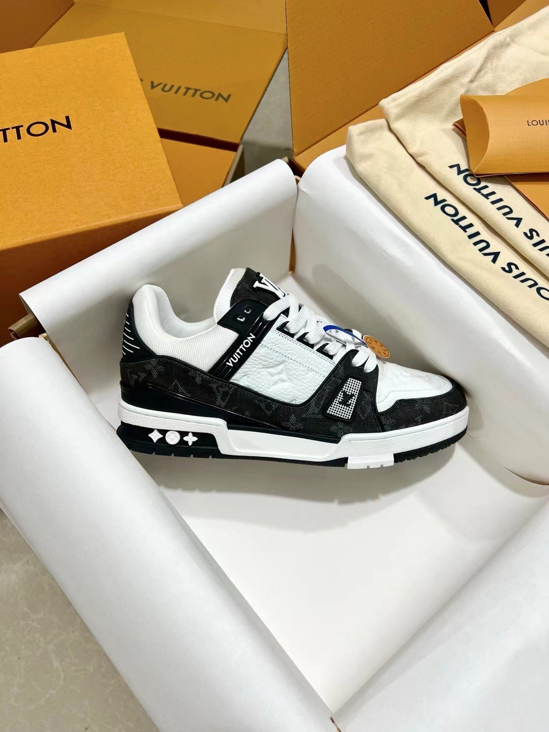 Louis Vuitton Chunky Trainer Sneakers – Black & White - Image 4