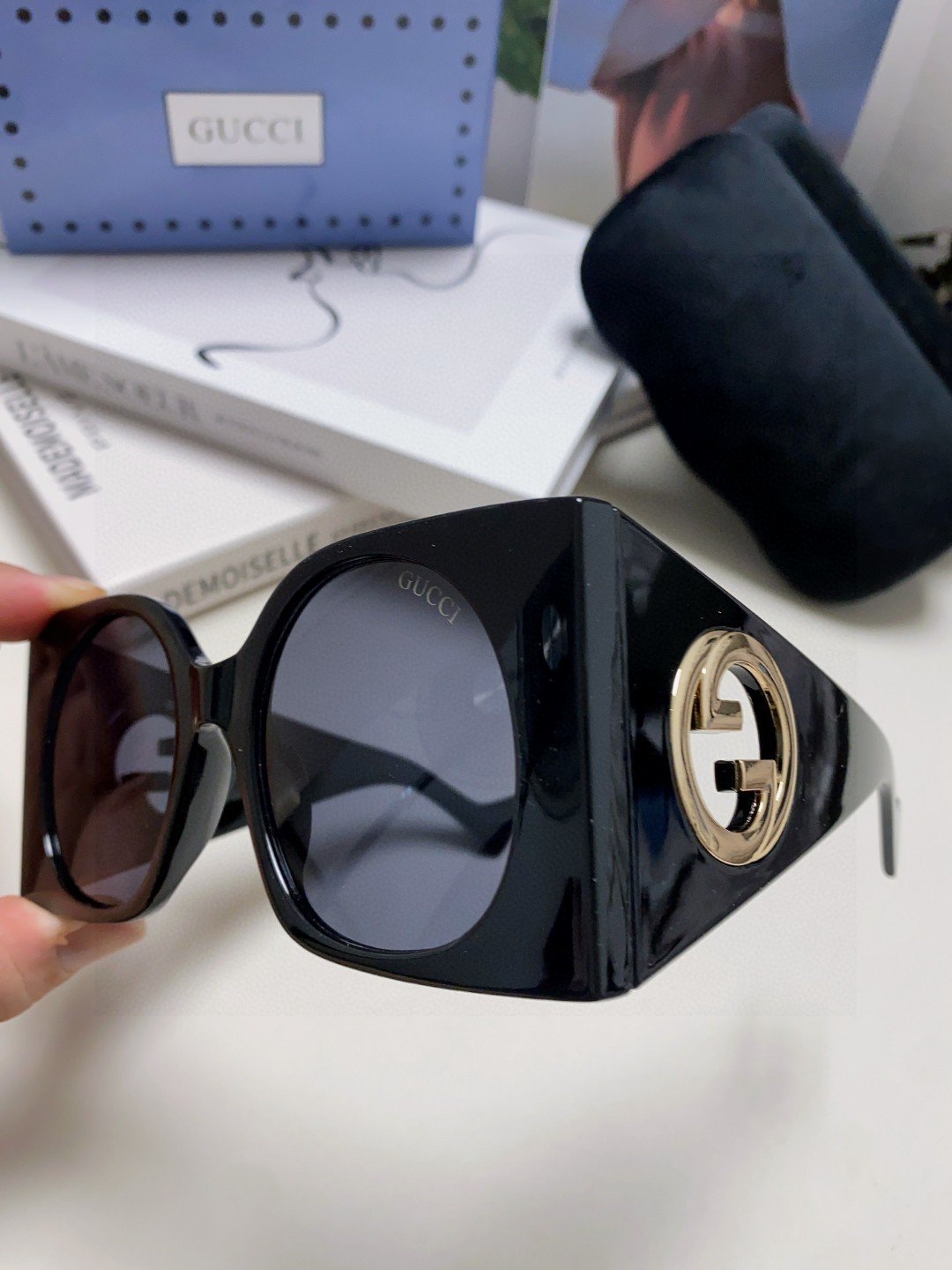 Gucci Oversized Square Sunglasses with GG Emblem - Image 5