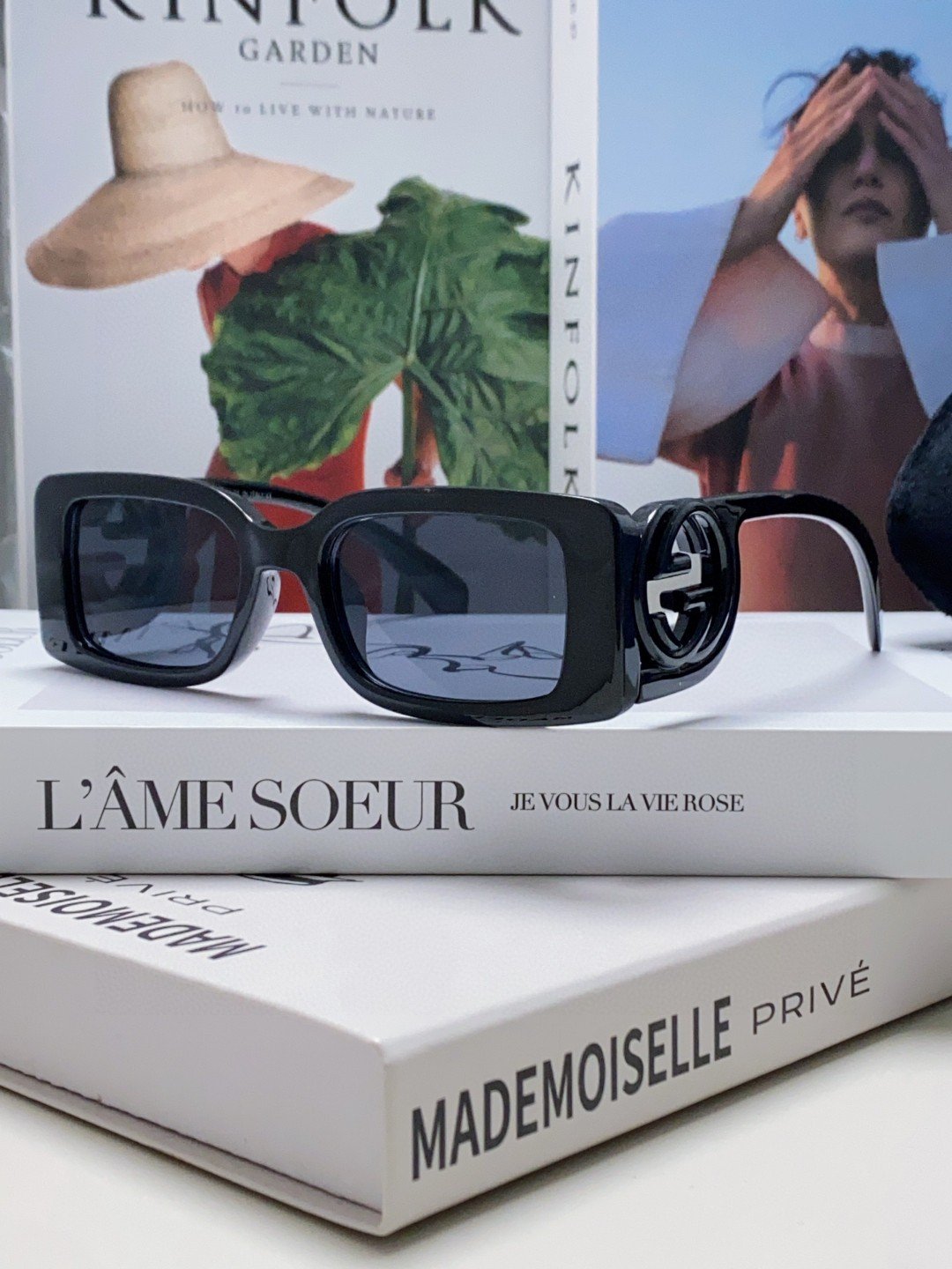 Gucci Slim Rectangular Fashion Sunglasses with beret styling - Image 9