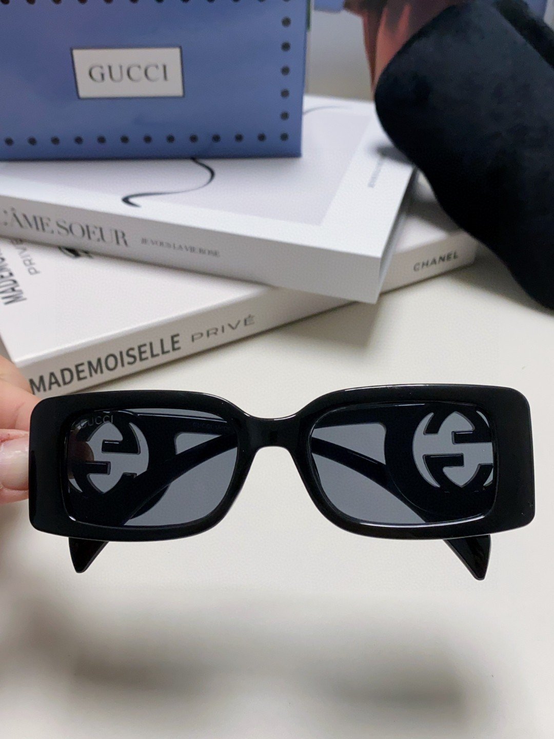 Gucci Slim Rectangular Fashion Sunglasses with beret styling - Image 6