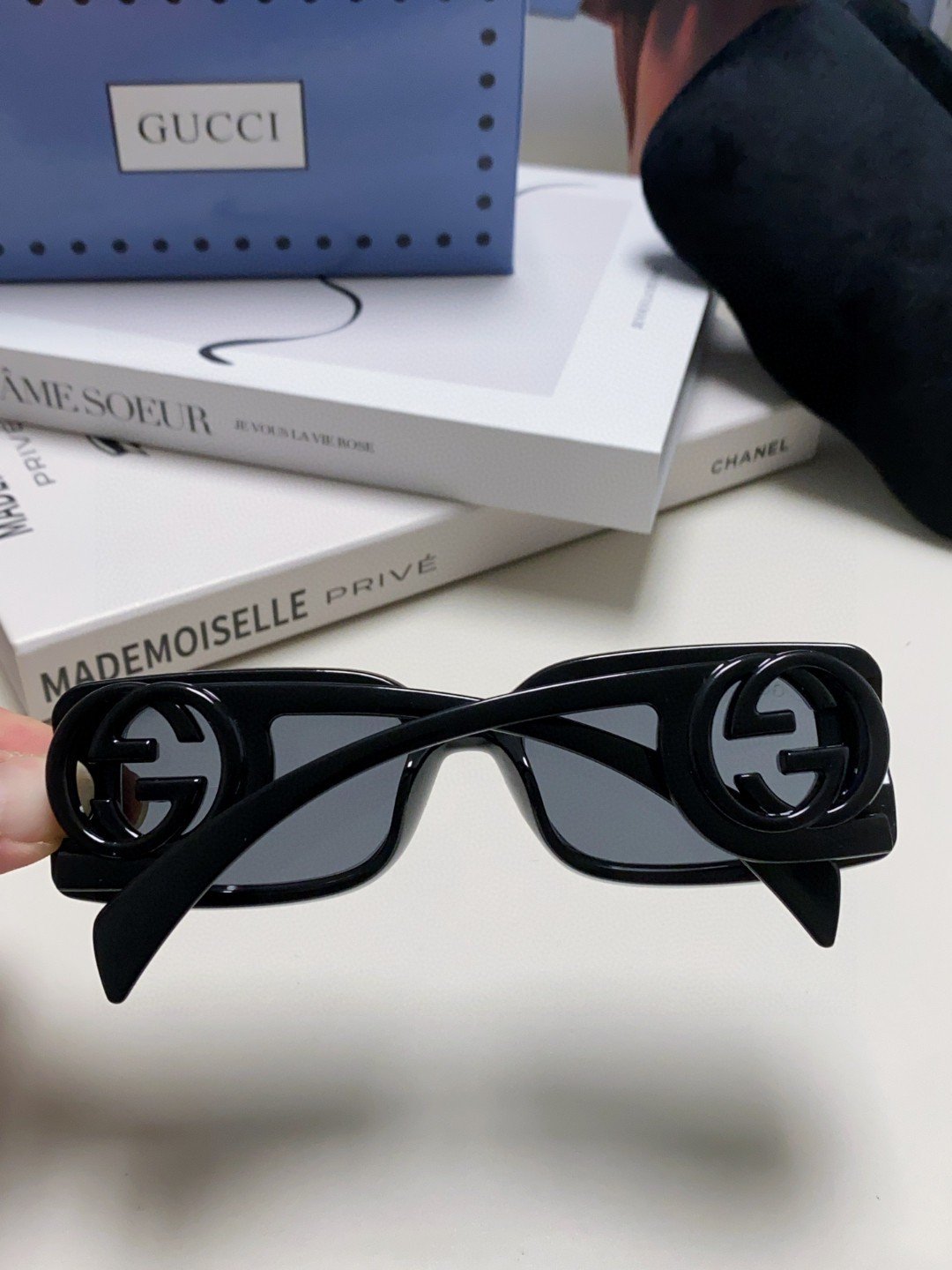 Gucci Slim Rectangular Fashion Sunglasses with beret styling - Image 5