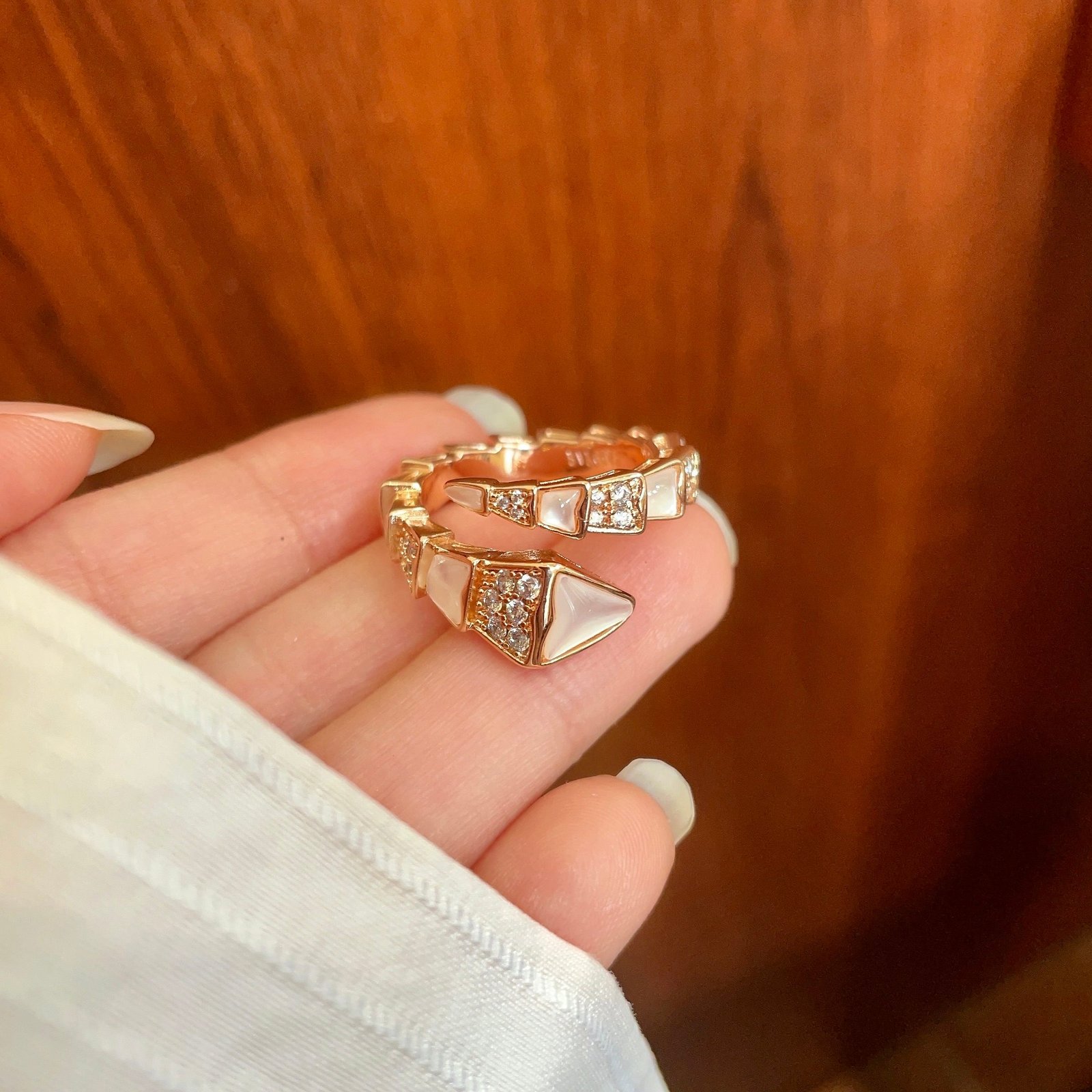 The BVLGARI Sperpenti Viper ring - Image 8