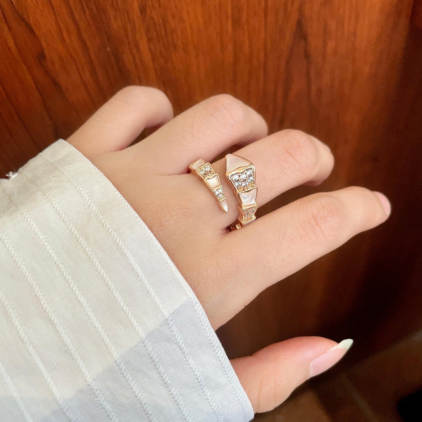 The BVLGARI Sperpenti Viper ring - Image 9