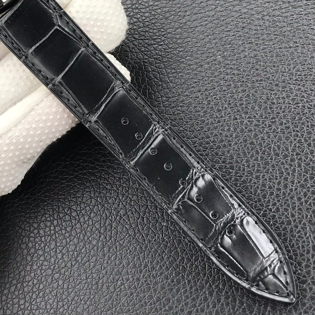 Jaeger-LeCoultre Master Ultra Thin Moon 39mm Watch - Image 2