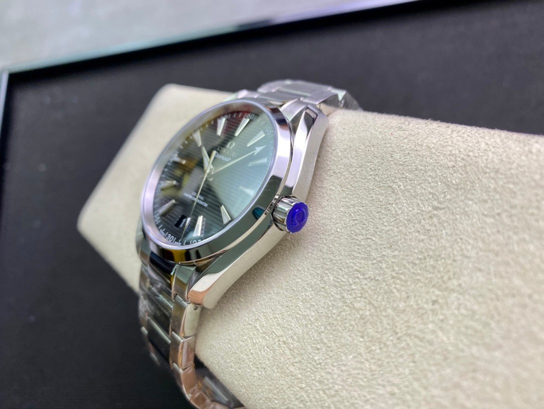 Omega Seamaster Aqua Terra 150M - Image 4