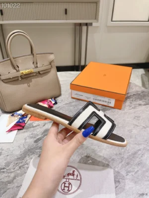 Hermès Oran Leather Sandals