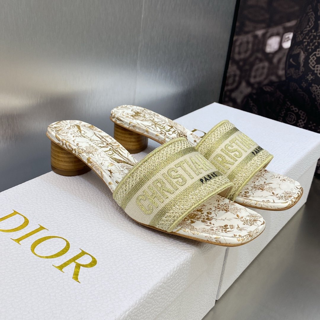 Dior DWAY Embroidered Slide Sandals - Image 9