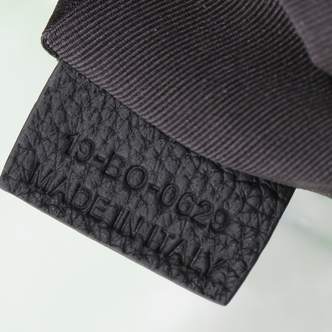 Dior Safari Messenger Bag – Beige & Black Oblique - Image 2