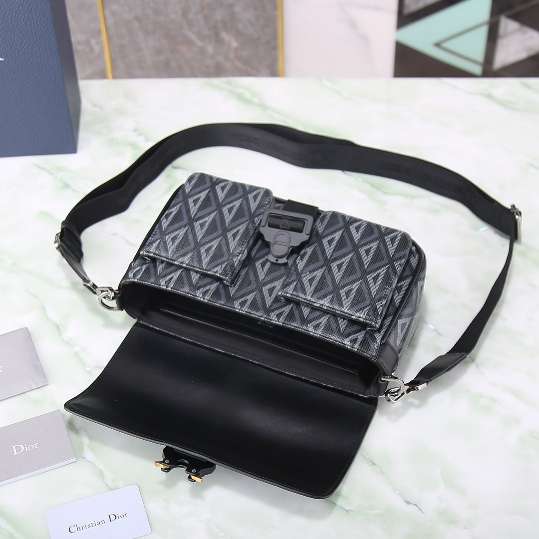 Dior Hit the Road Shoulder Bag - Image 4