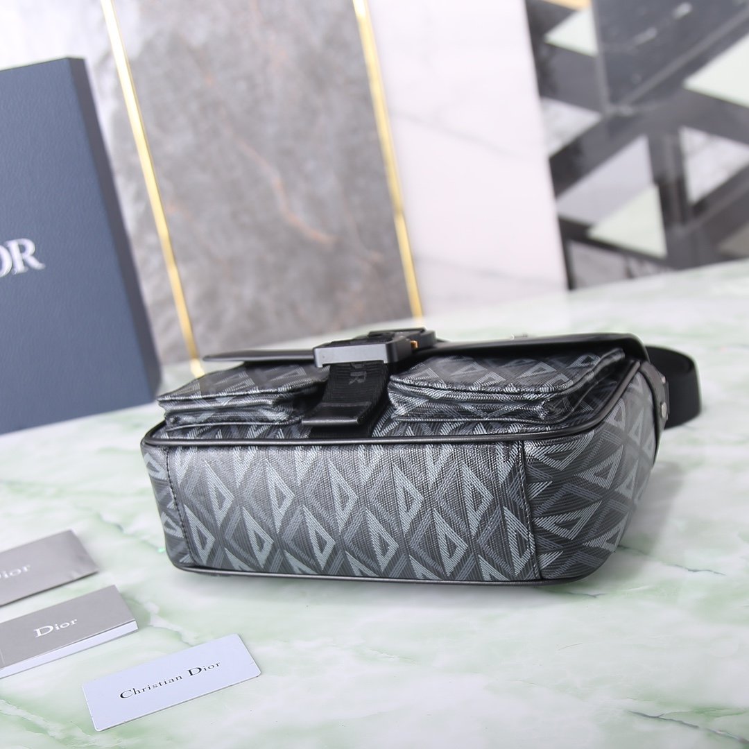 Dior Hit the Road Shoulder Bag - Image 6