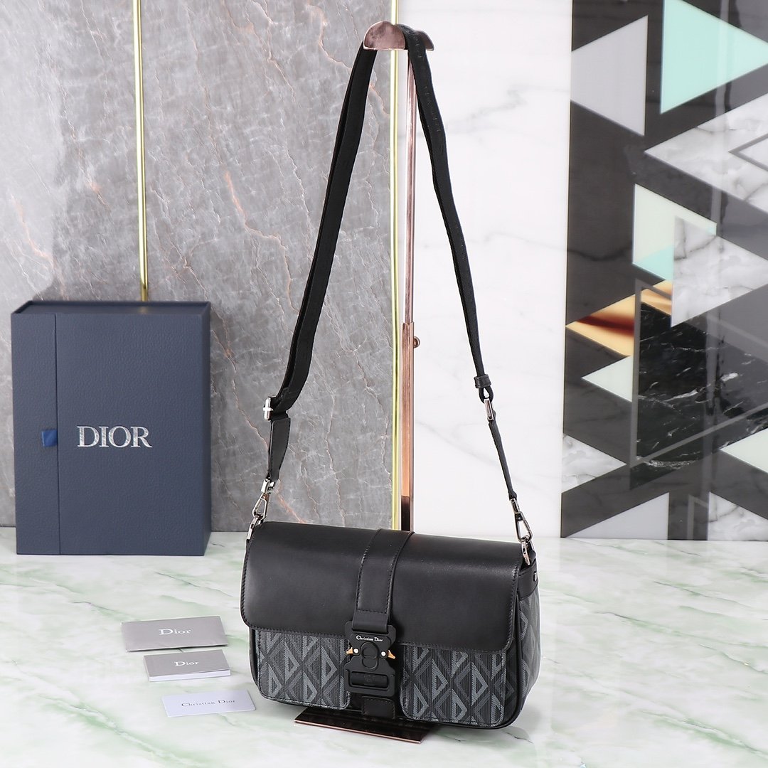 Dior Hit the Road Shoulder Bag