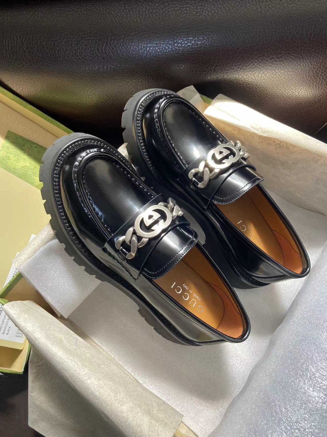 Gucci Interlocking G Chain Leather Loafers