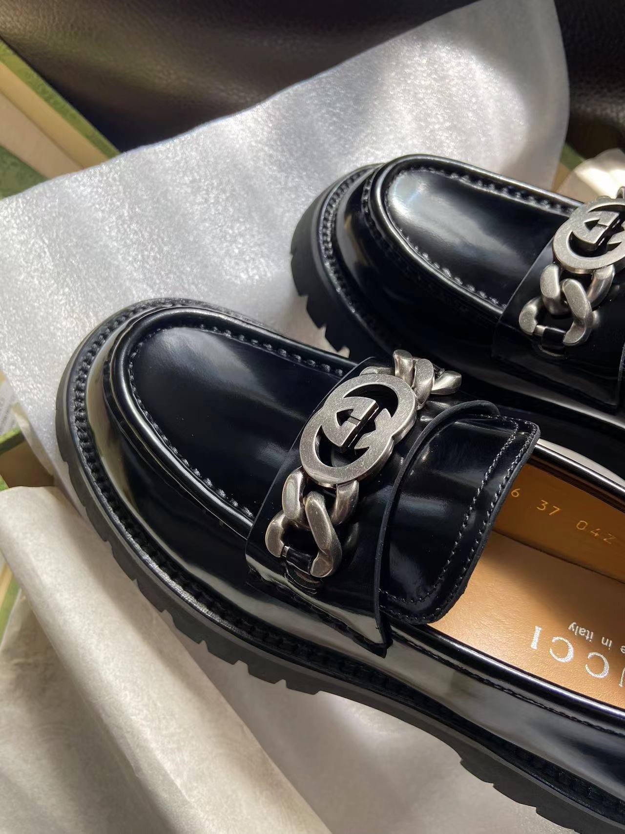 Gucci Interlocking G Chain Leather Loafers - Image 3
