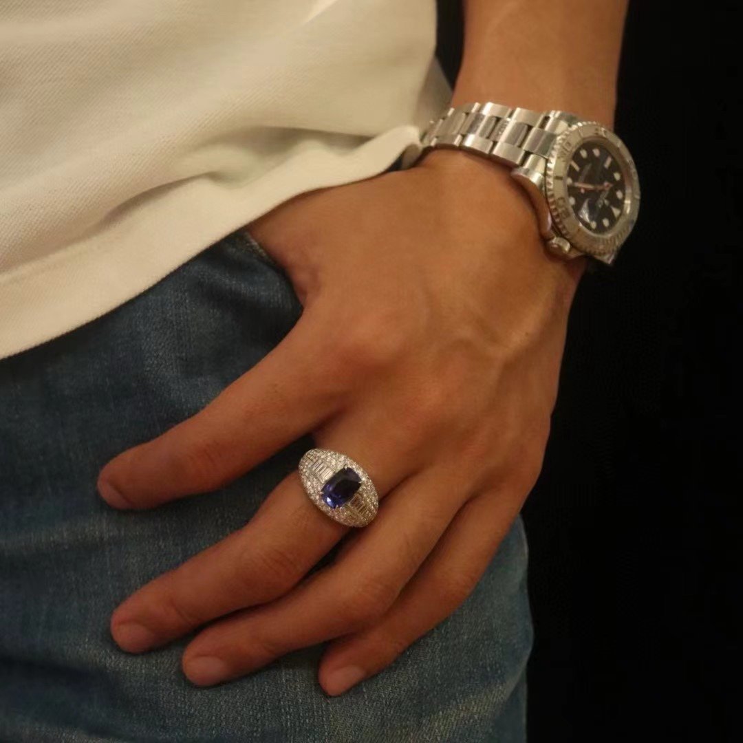 Royal Blue Sapphire & Diamond Band Ring - Image 3