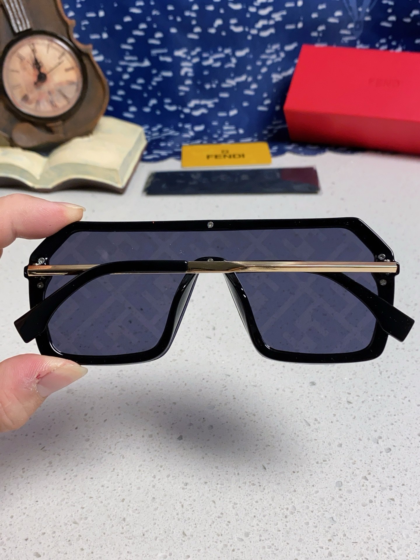 Fendi 2025 Oversized Square-Frame Sunglasses - Image 7