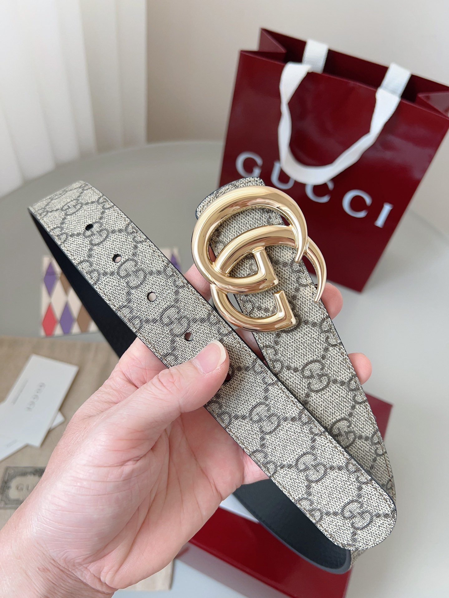 Gucci GG Leather Narrow Reversible Belt with Double G Buckle - Image 7