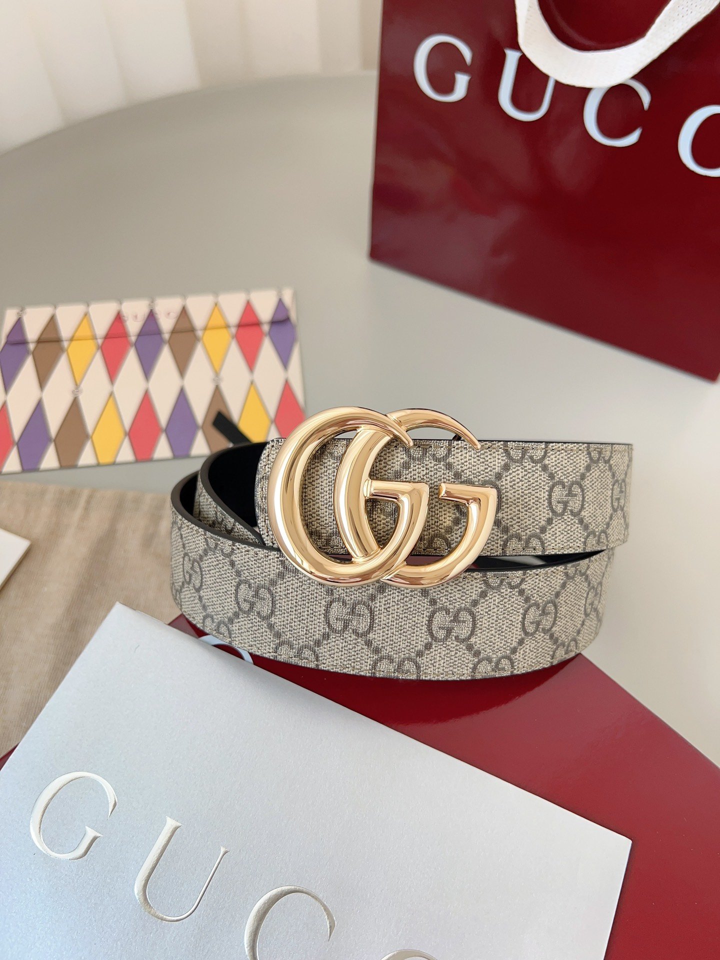 Gucci GG Leather Narrow Reversible Belt with Double G Buckle - Image 6