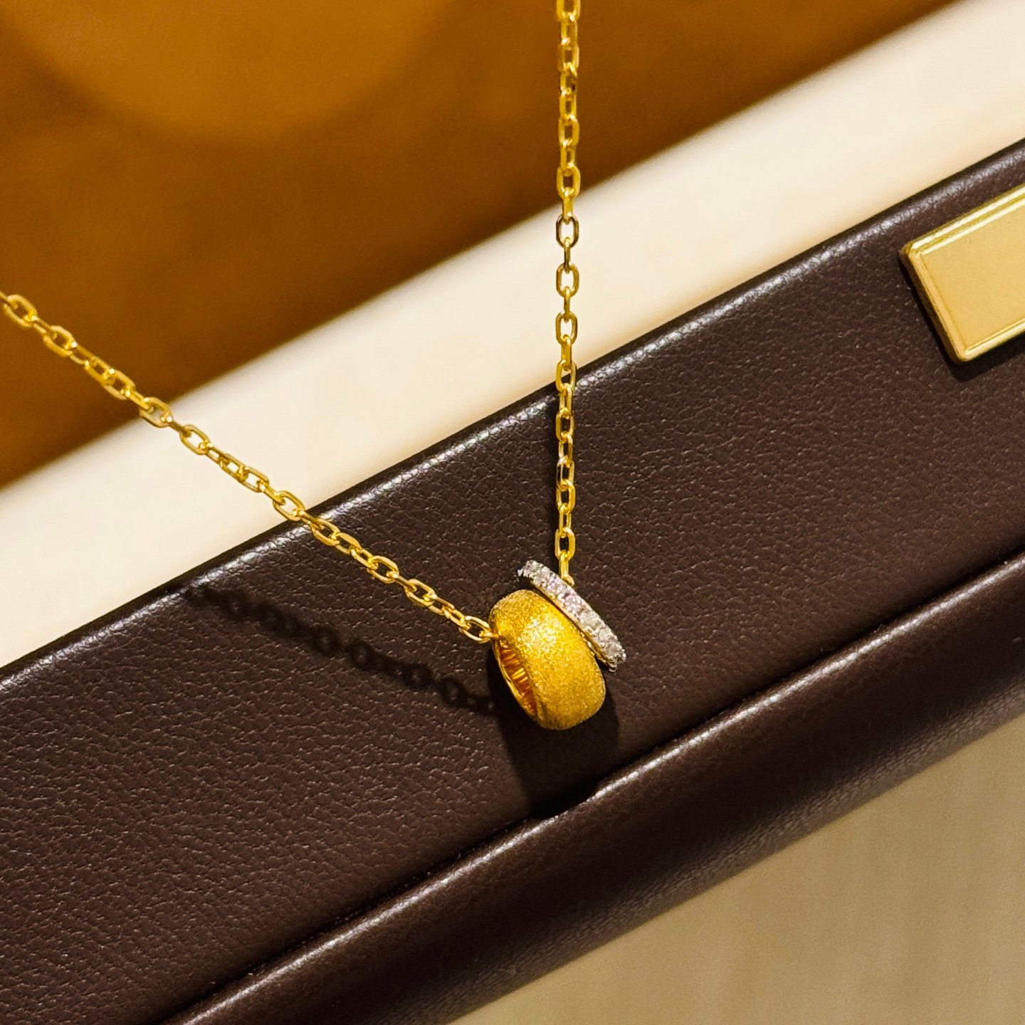 A6742 Double-Ring Gold Pendant Necklace - Image 7