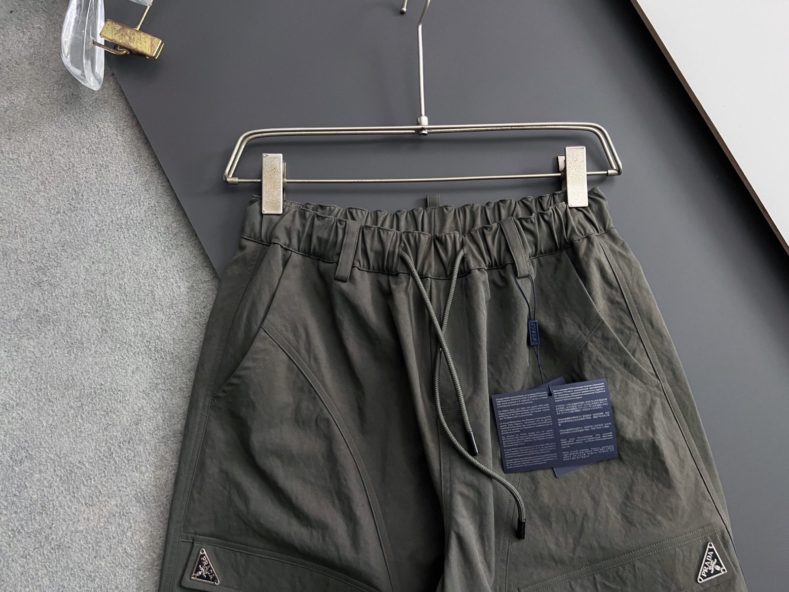 Prada 2025 Straight-Leg Casual Pants – Olive Green - Image 4