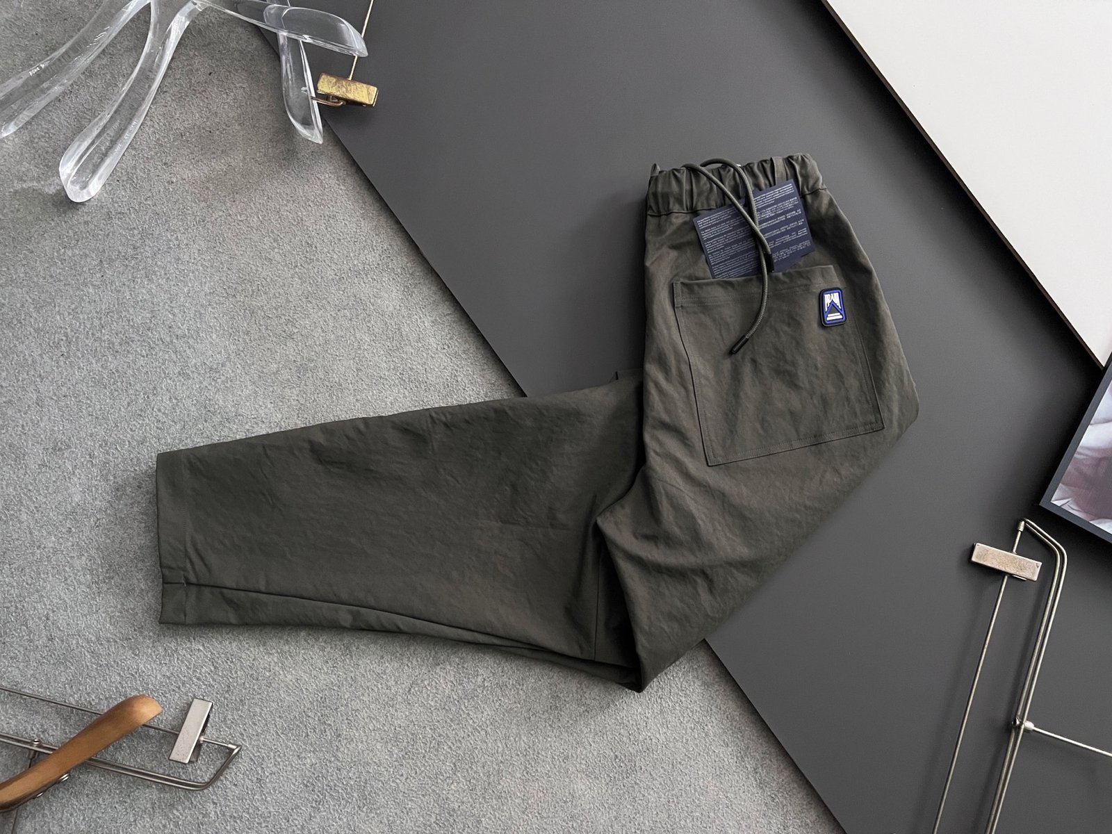 Prada 2025 Straight-Leg Casual Pants – Olive Green - Image 6