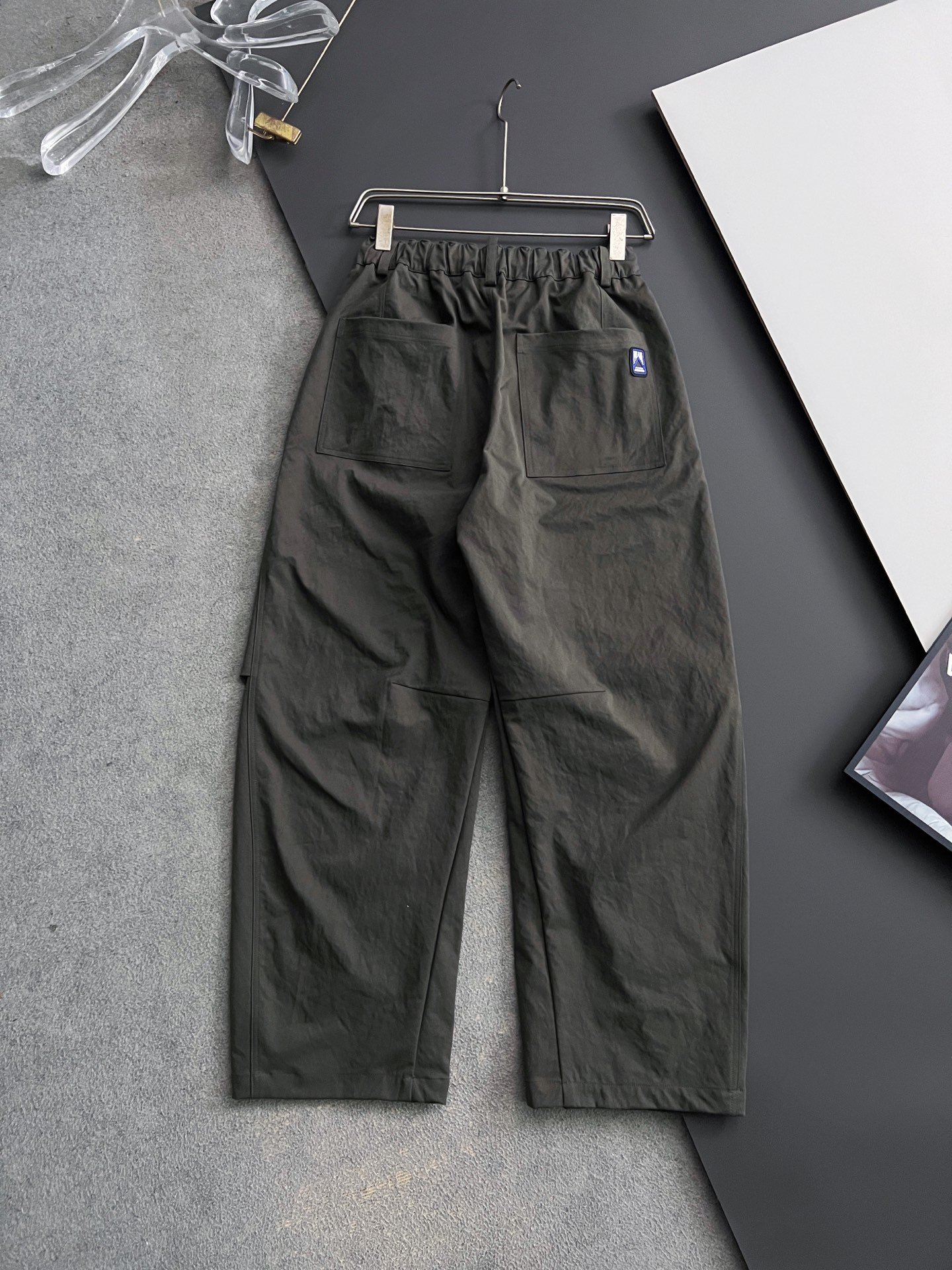 Prada 2025 Straight-Leg Casual Pants – Olive Green - Image 9